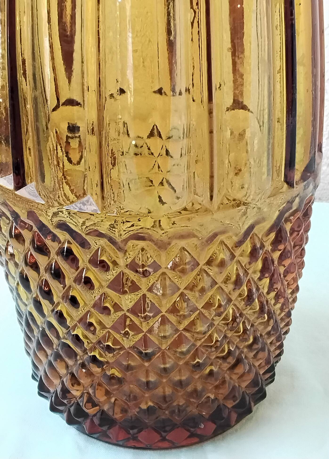 Single-stem glass vase