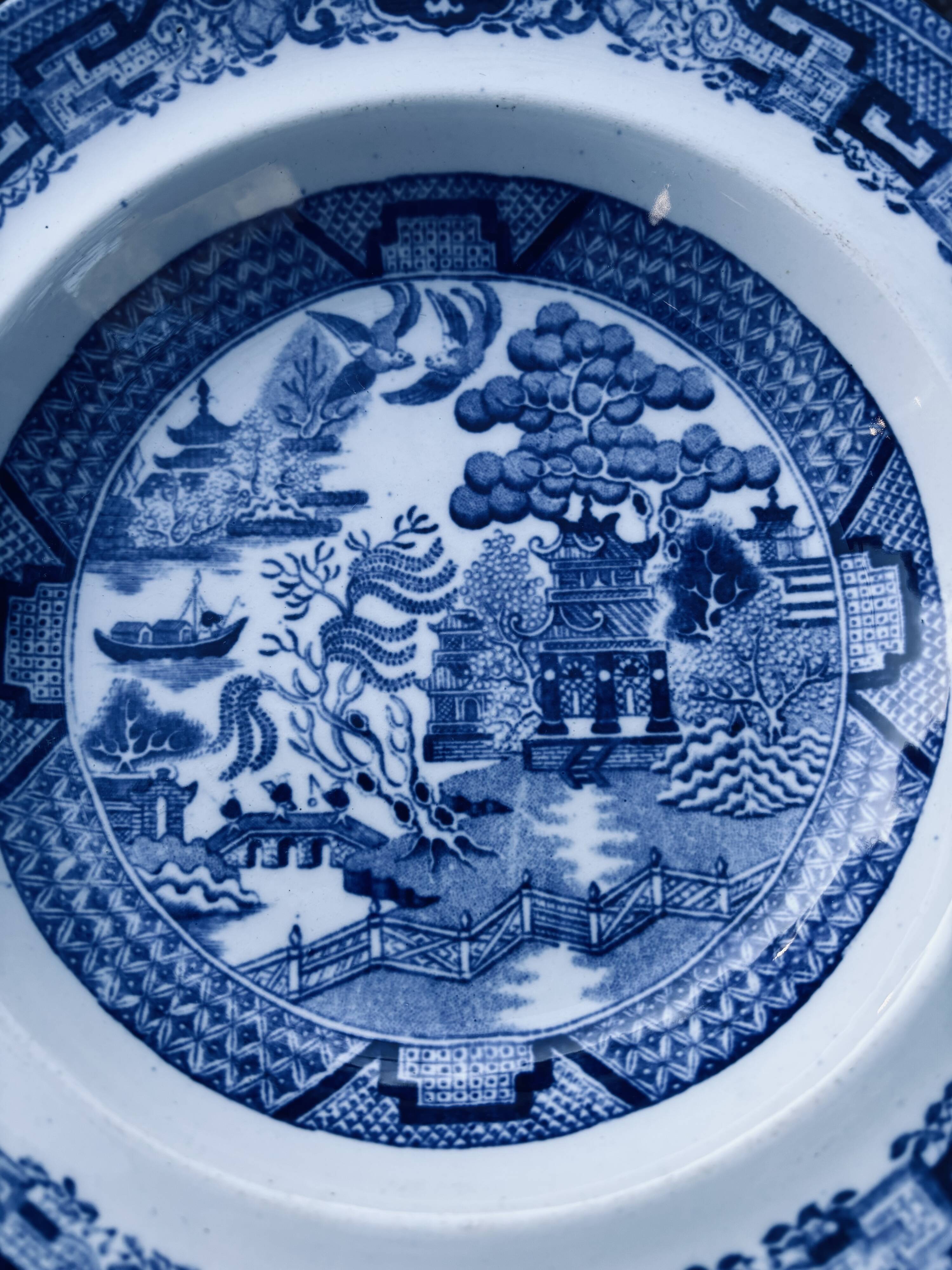 "Blue Willow" Indo-Chinese Plate - Ceramica Richard - 19th Century