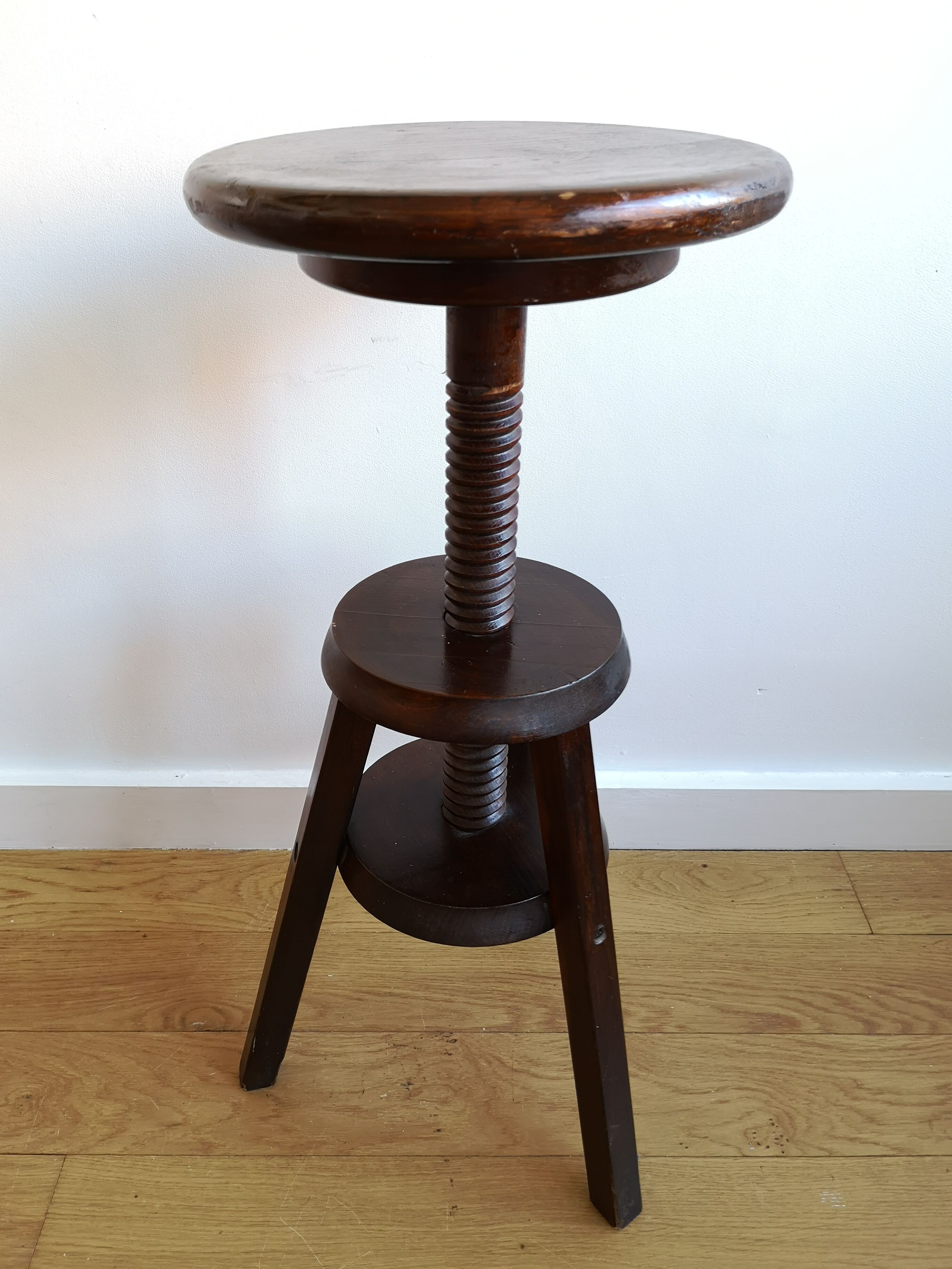 Architect's snuff with dark wood screws