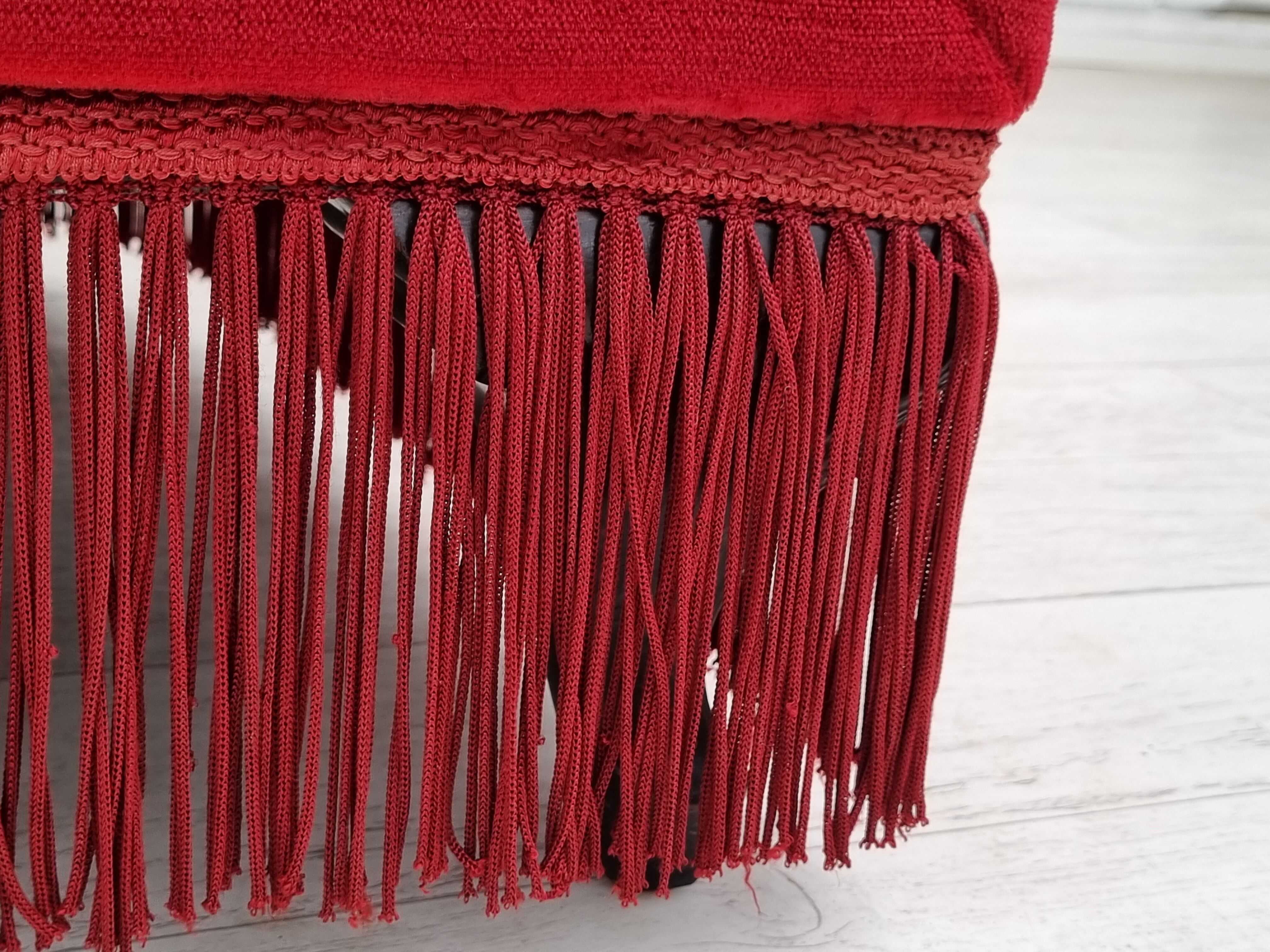 Fauteuil années 1950 design danois velours cerise
