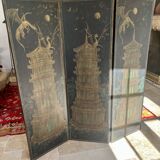 Three-leaf wooden screen