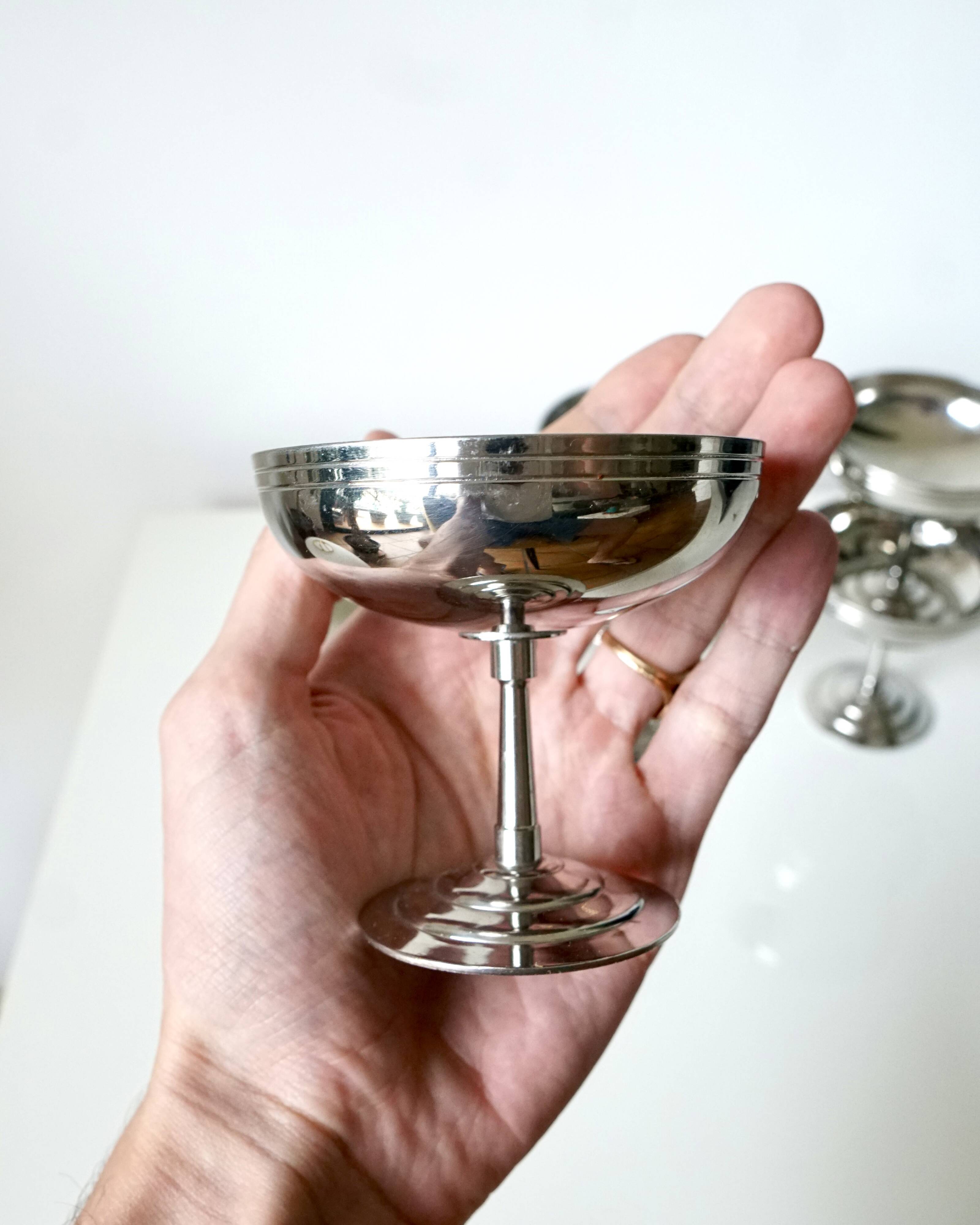 Set of 6 stainless steel ice cream and sorbet bowls on a stand - Remy Letang