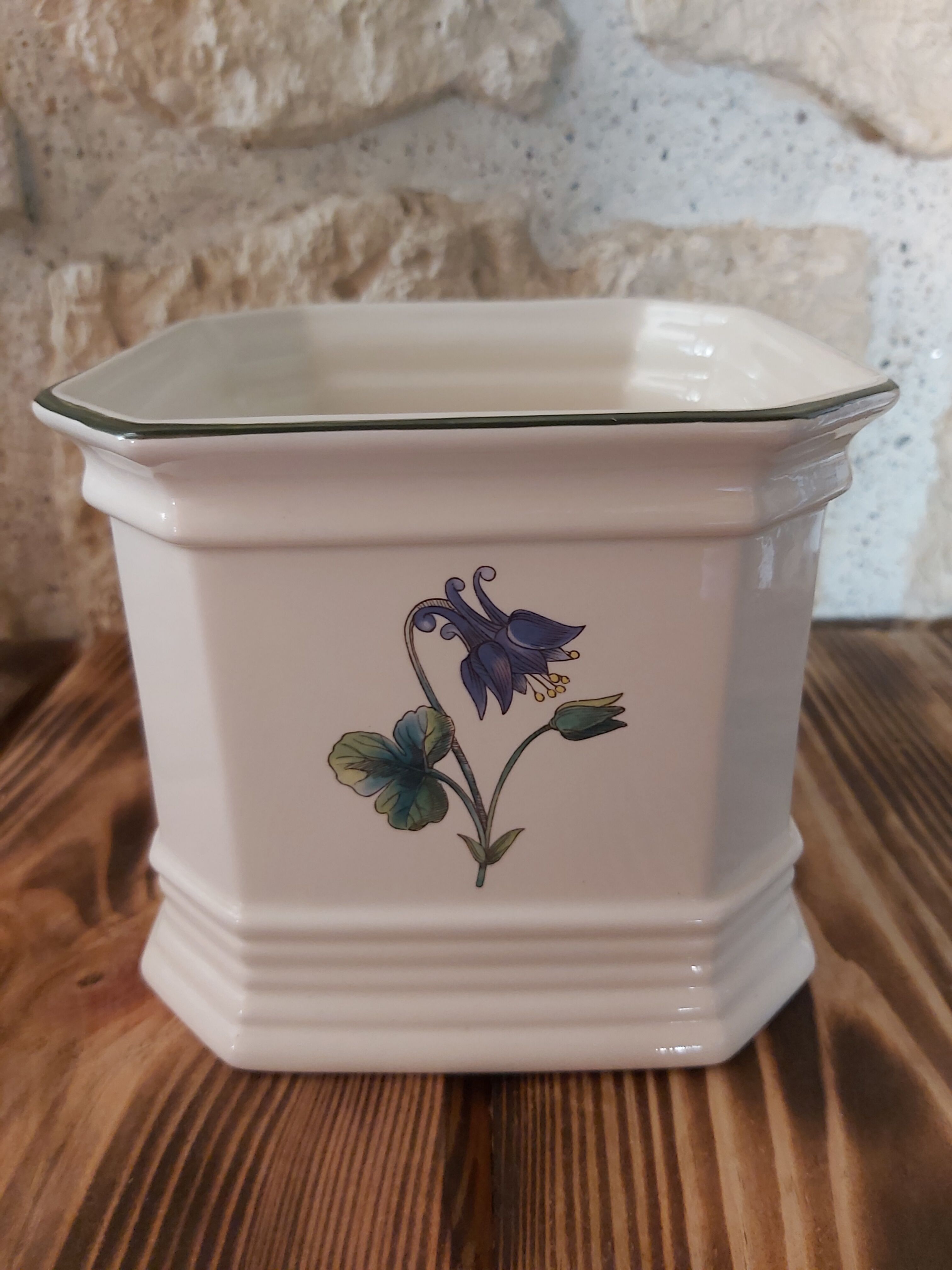 English ceramic pot Prinknash "Florabunda"