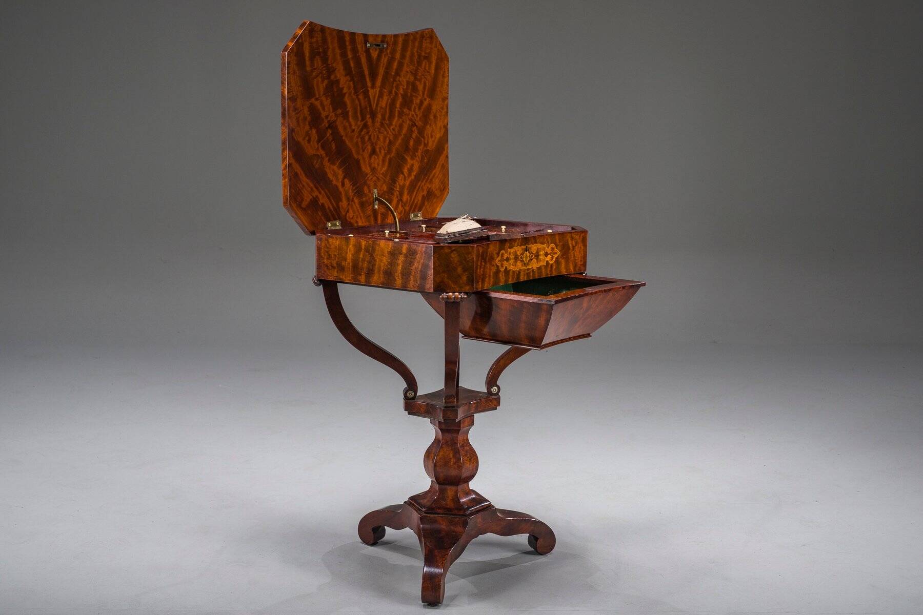 Table de couture Biedermeier en acajou, 1850