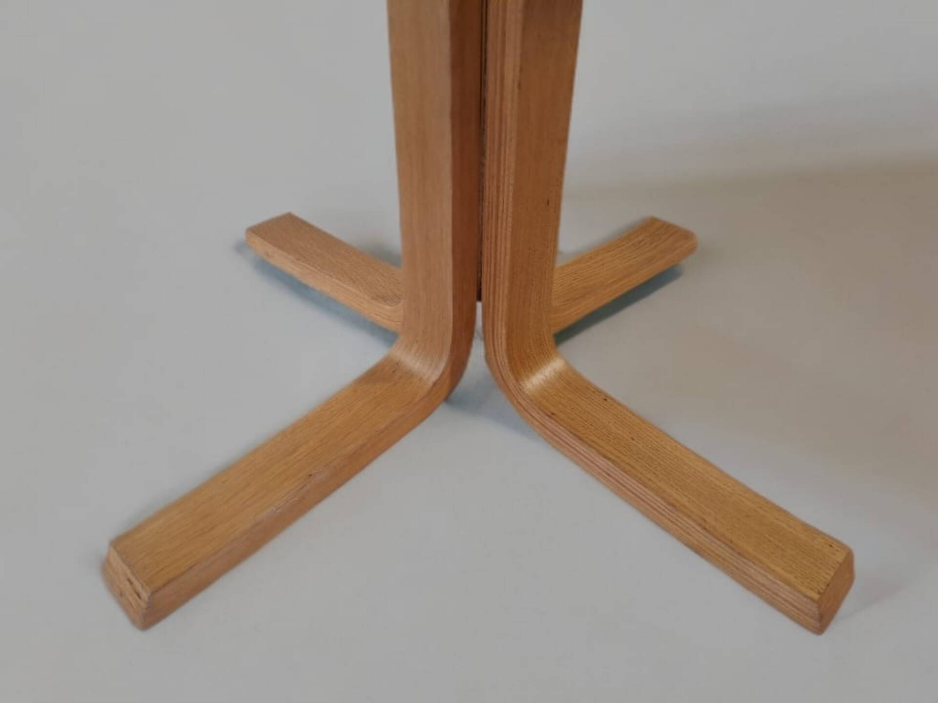 Table d'appoint Ludvik Volàk,  Vintage tchèque 1960s