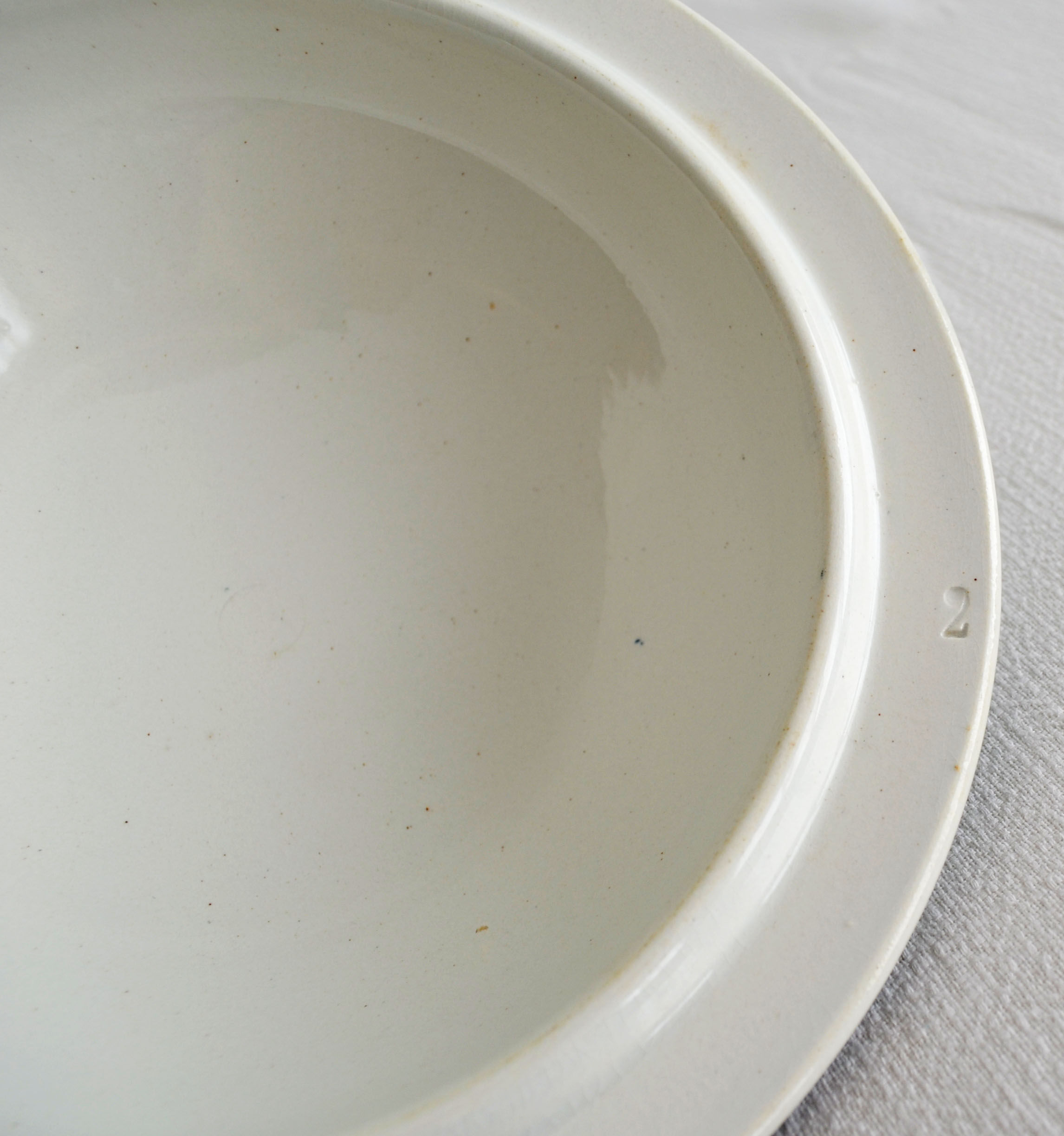 Tureen iron earth