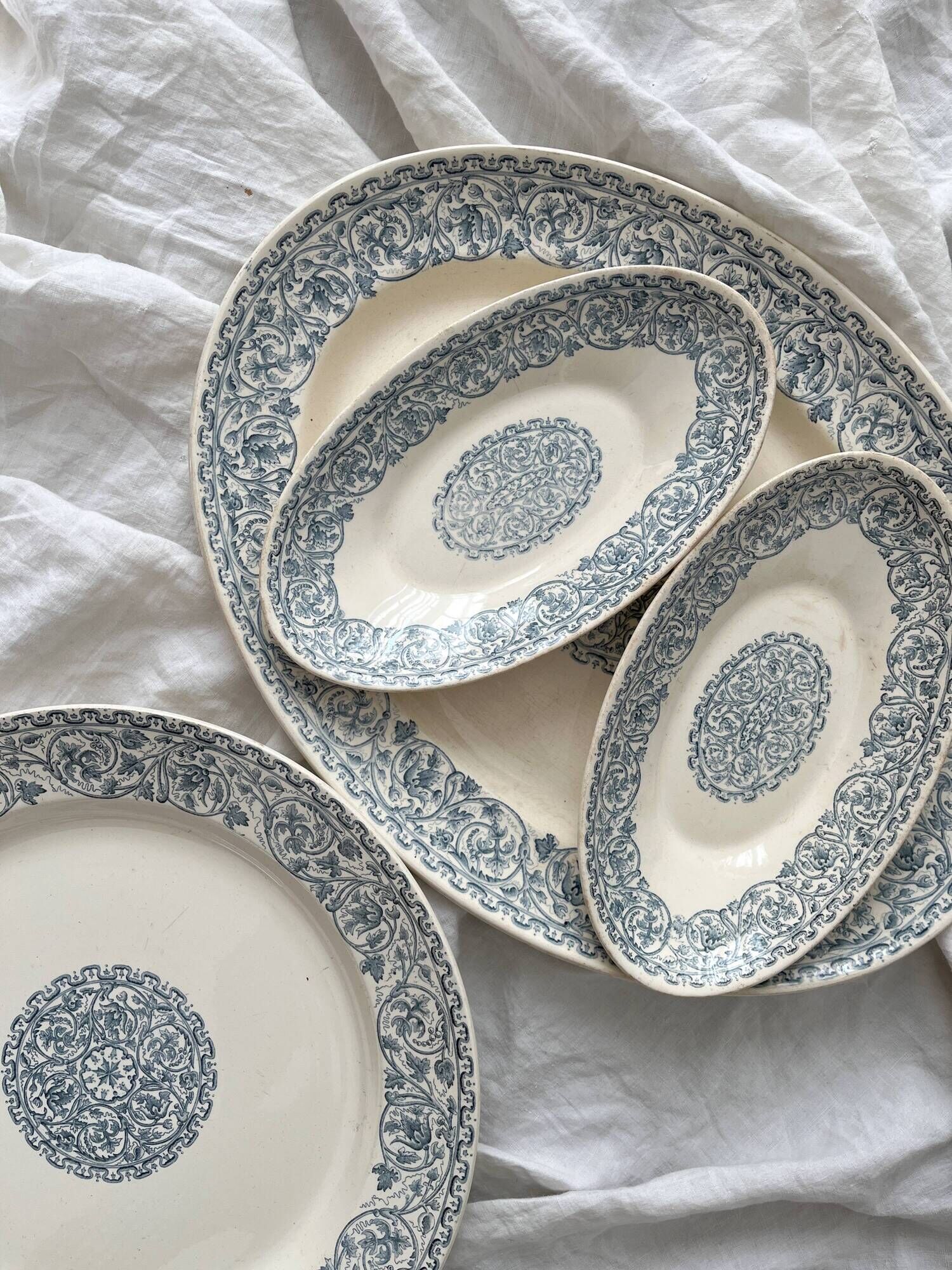 "Renaissance" ironstone dinnerware set from Creil and Montereau - 30 pieces