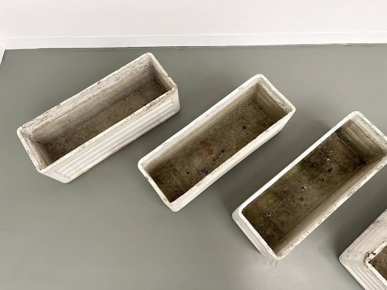 Set of 8 fiber cement planters