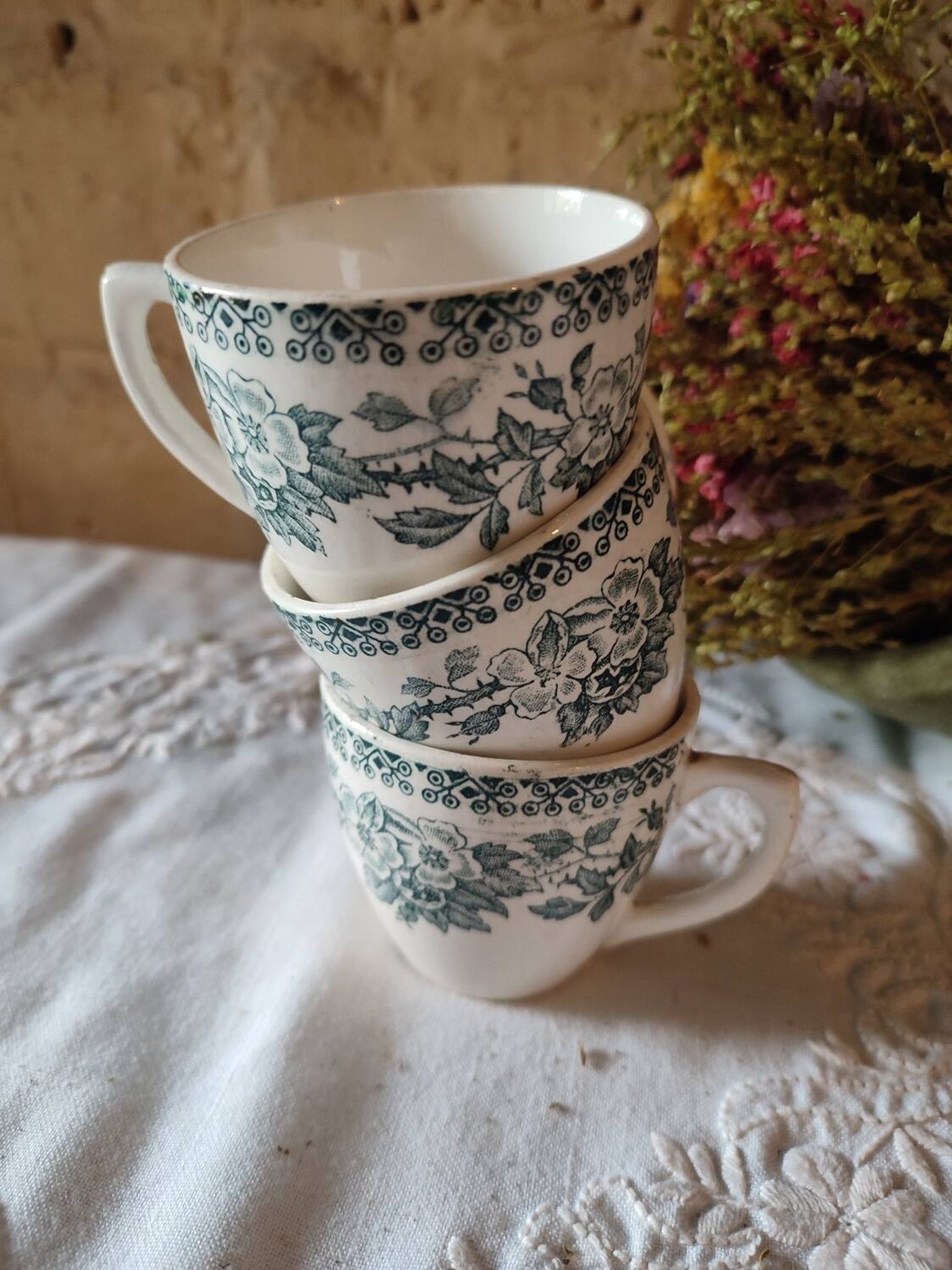 Tasse terre de fer St Amand modèle Guadeloupe