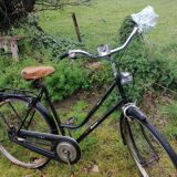 Velo hollandais batavus assise dos droittres confortable. 3 vitesses integrer dans moyeu