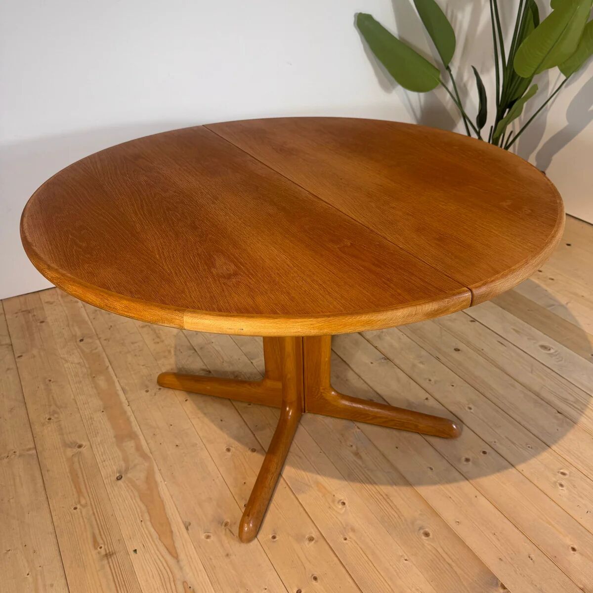 Round dining table in teak by Skovby Møbelfabrik, 1960s