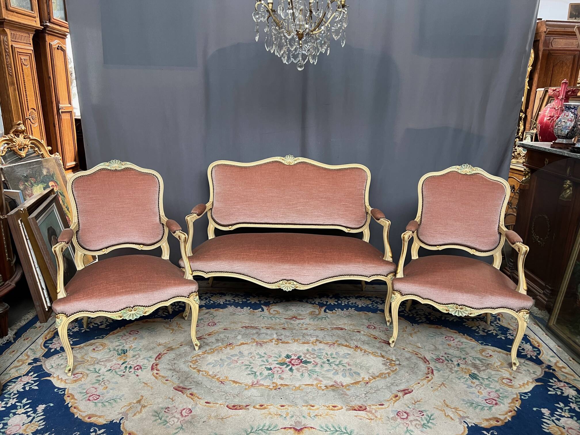 Louis XV style seat and bench set in pink fabric