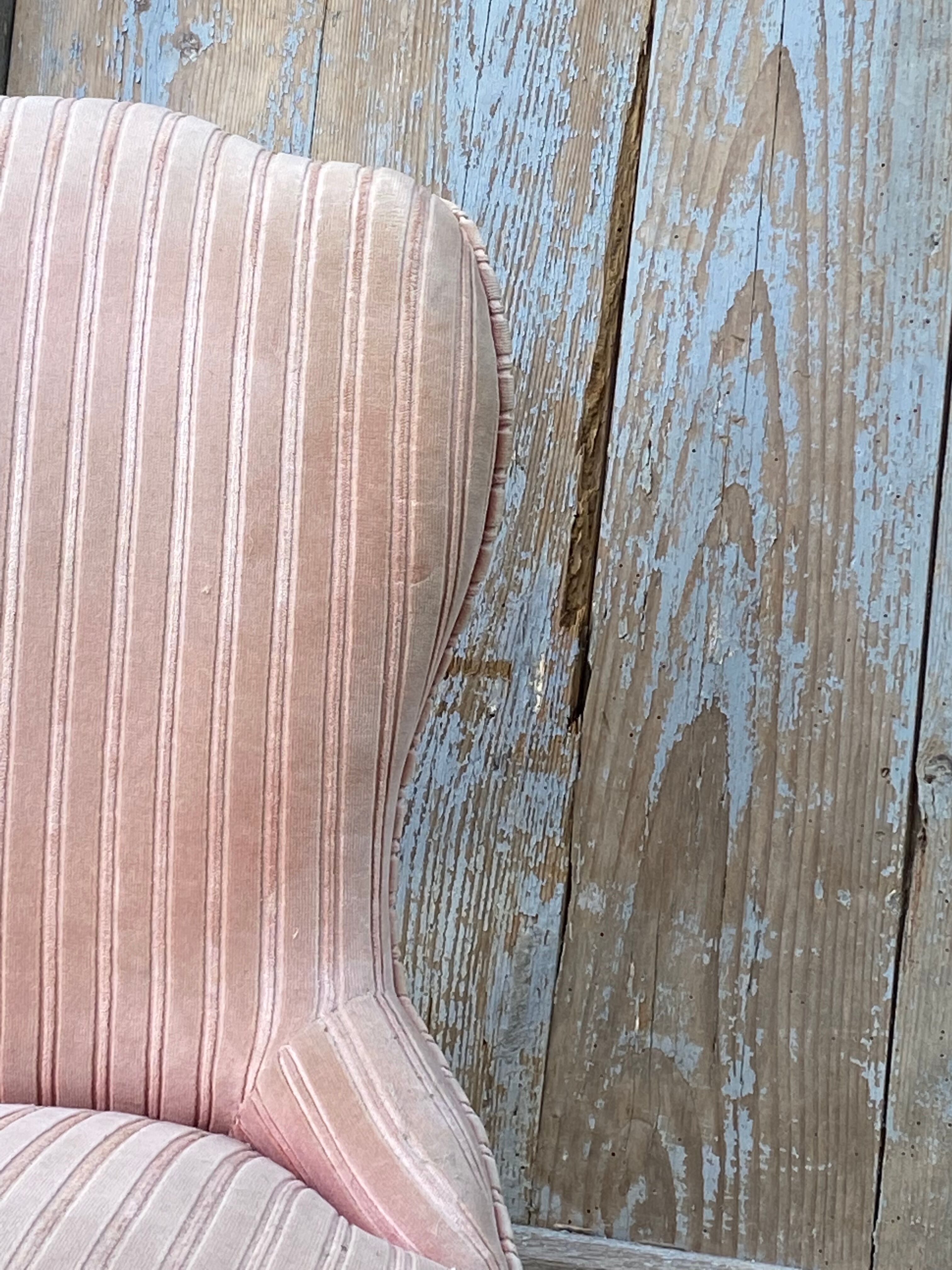 Fauteuil crapaud rose pâle