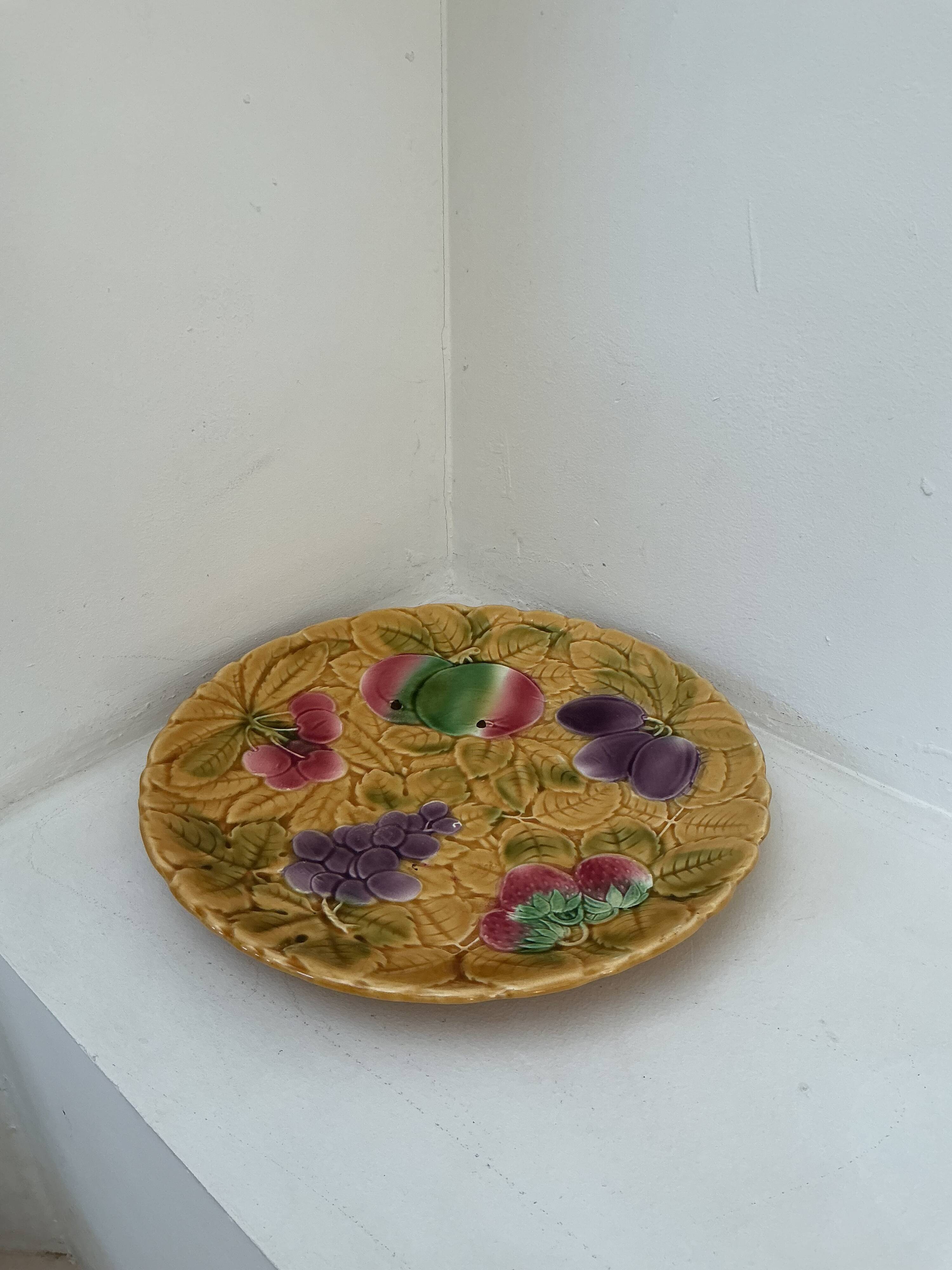 Plat en barbotine - Sarreguemines - vintage mi XX ème