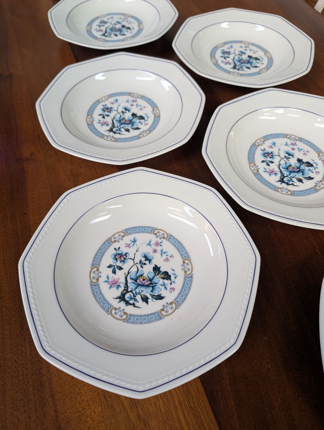 Set of 6 porcelain soup plates – Made in France