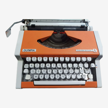 Machine à écrire Olympia traveller de luxe orange