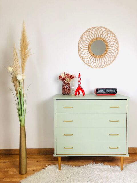Vintage chest of drawers
