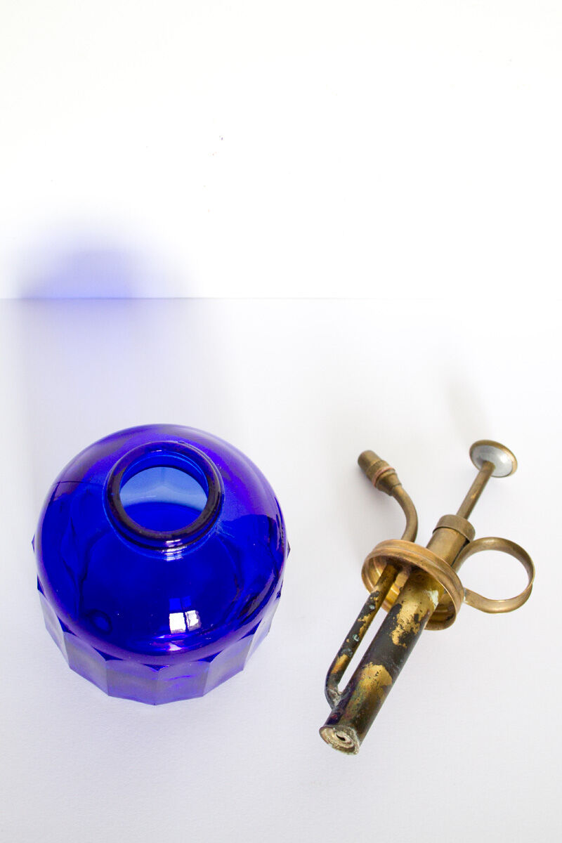 Blue glass vaporizer