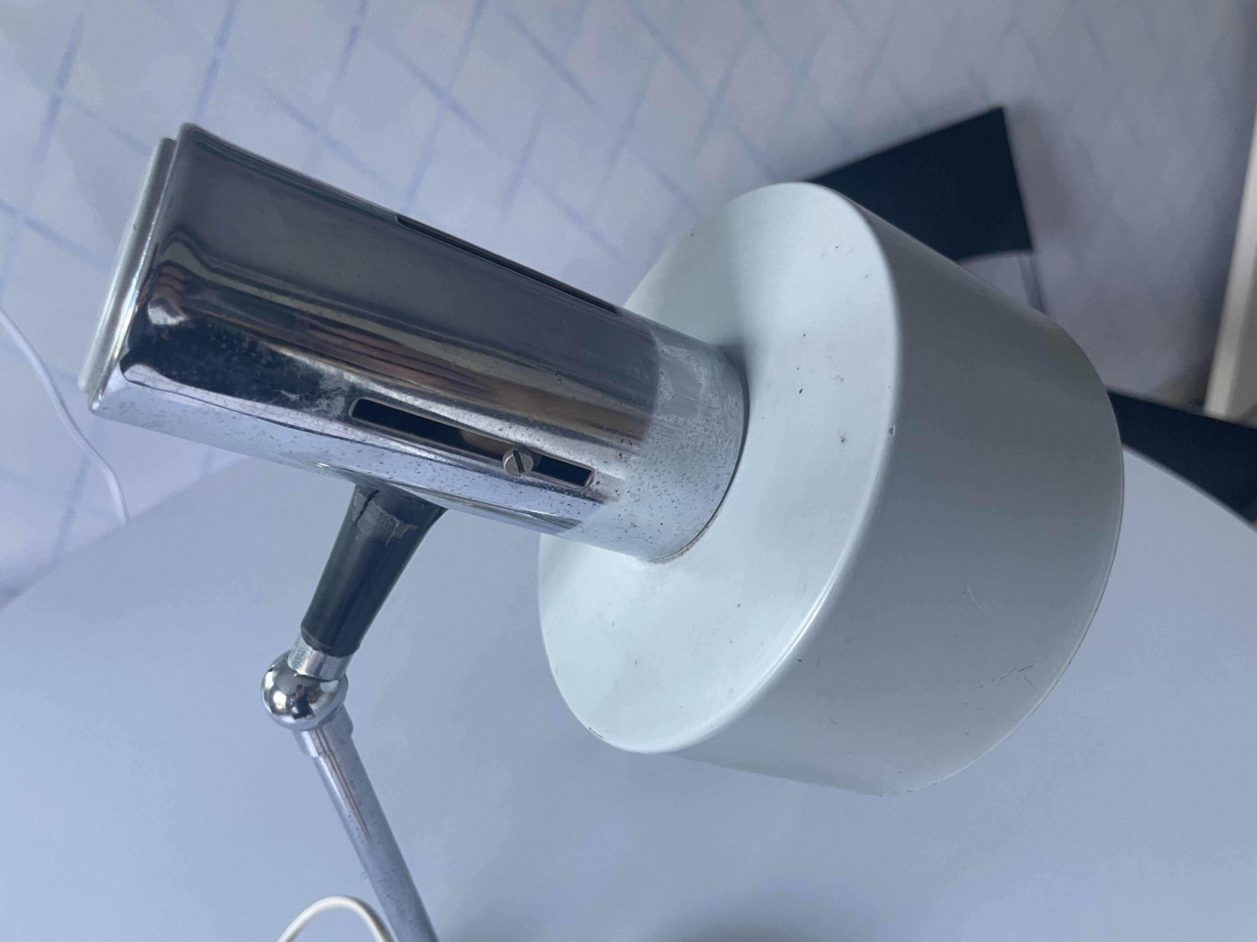 Workshop lamp
