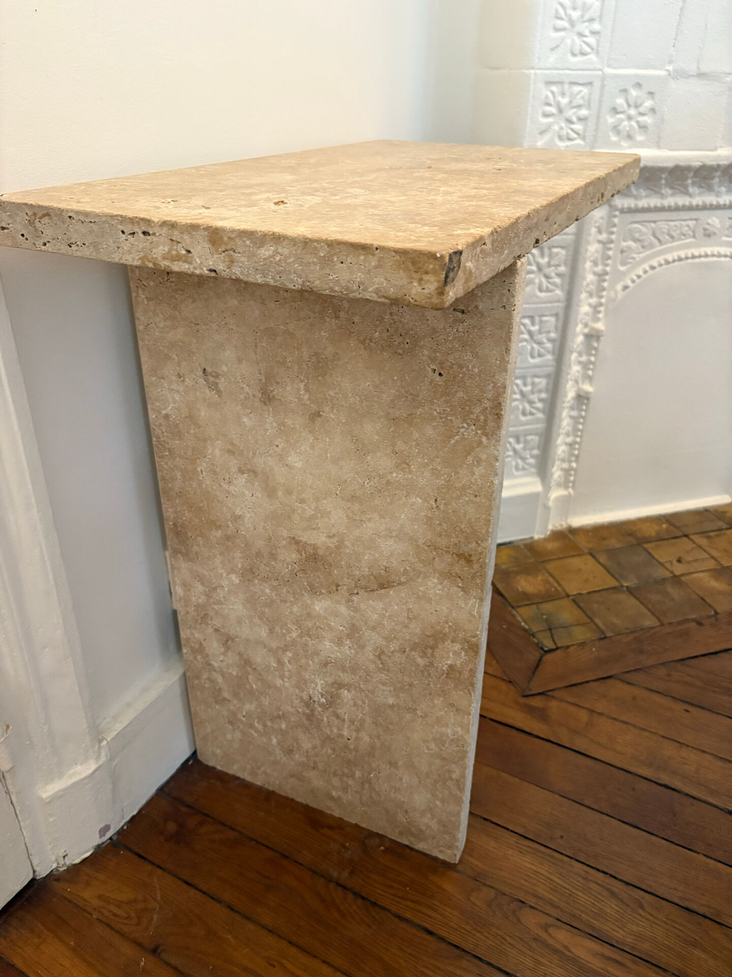 Table d'appoint en travertin