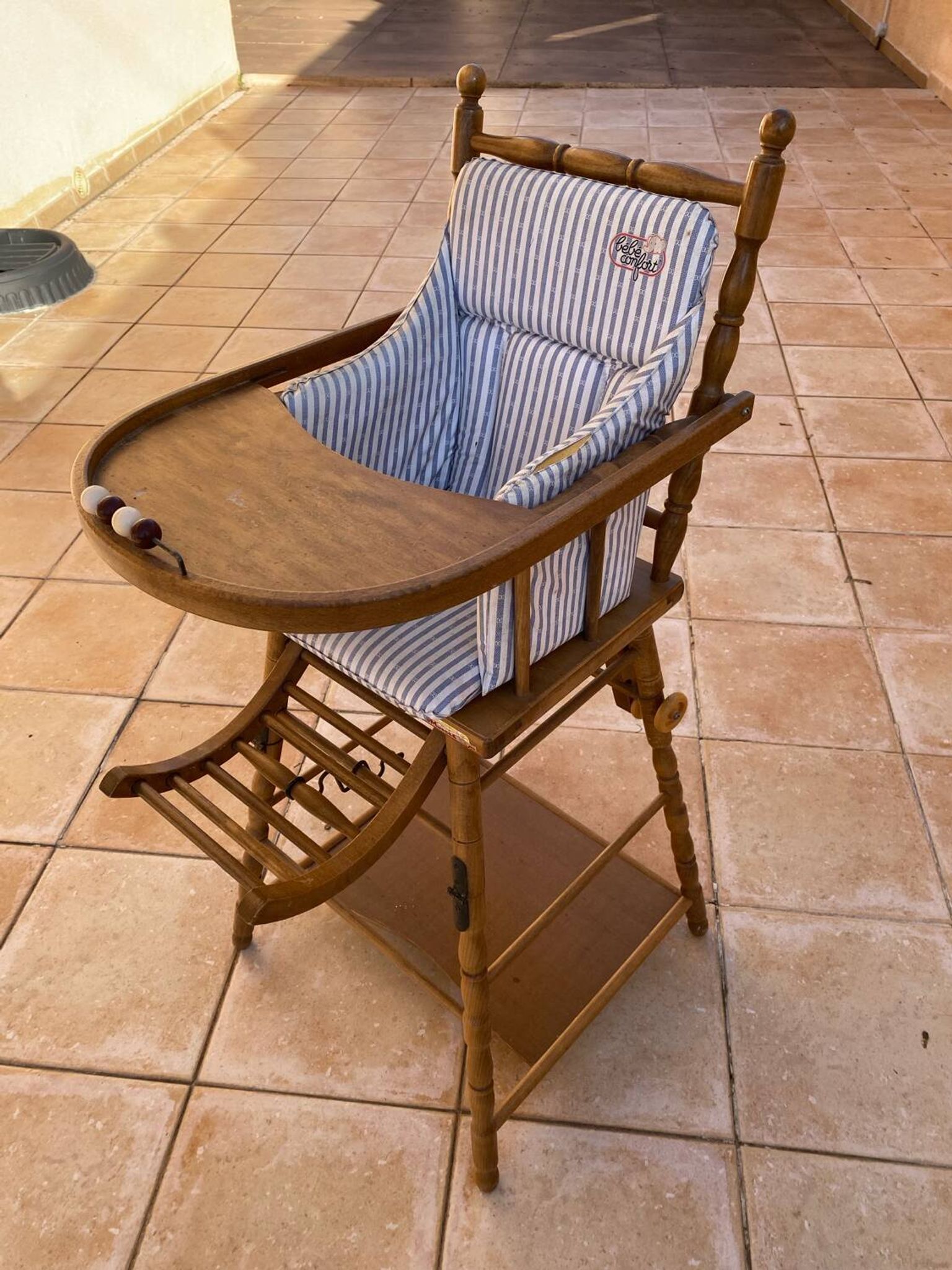 Chaise haute pour enfant