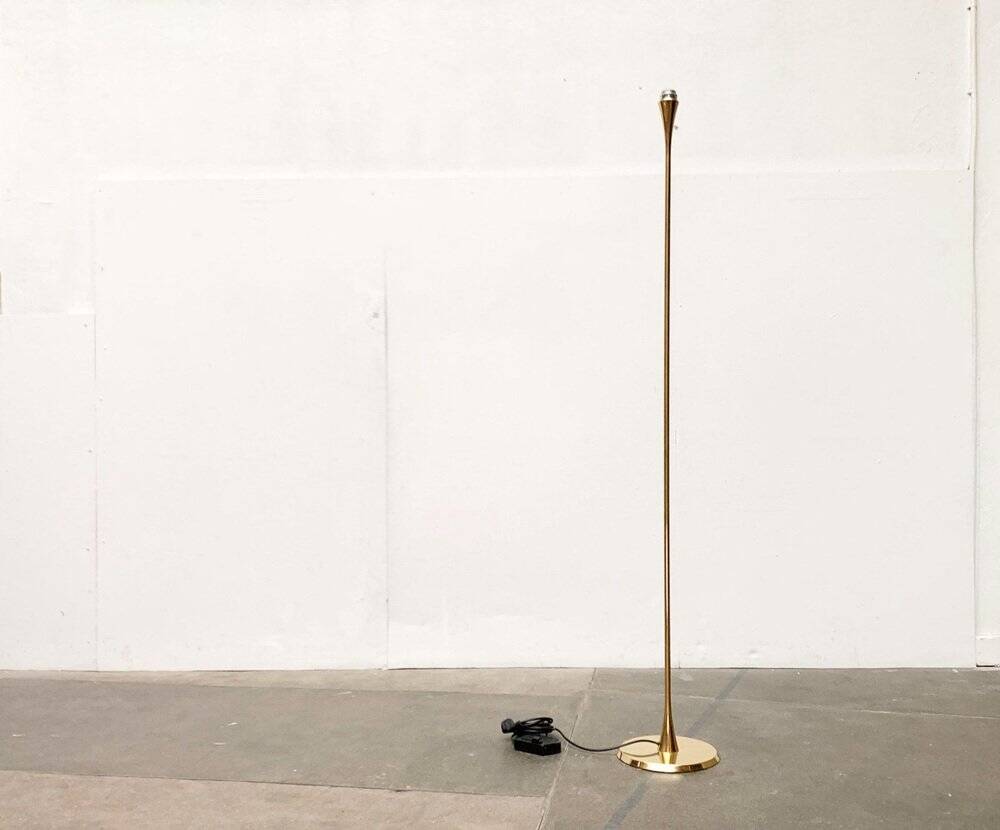 Lonea floor lamp in Hollywood Regency vintage style in brass by Florian Schulz.