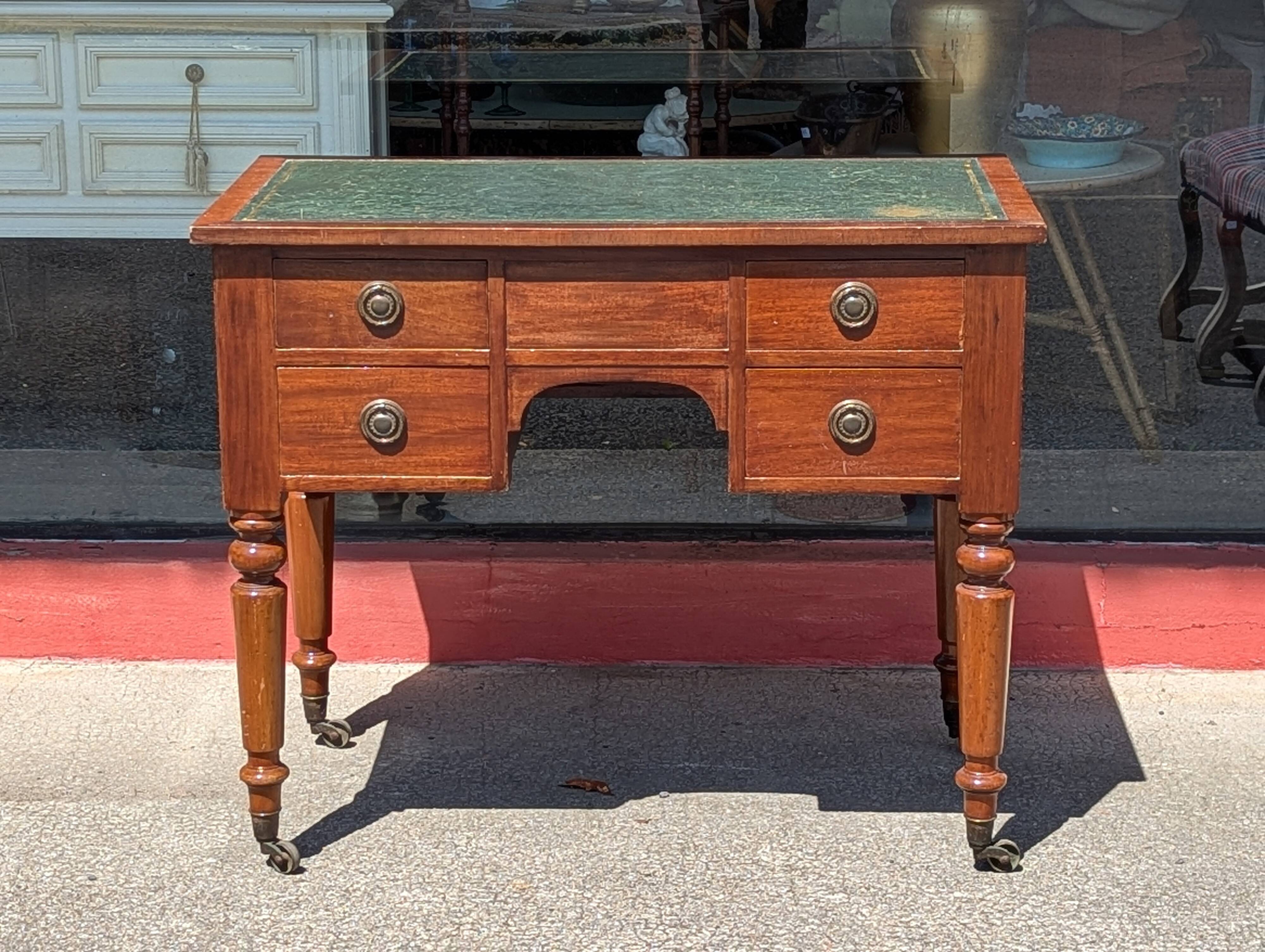 Small English mahogany desk