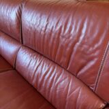 3-seater full-grain leather sofa – Classic design – Burgundy color