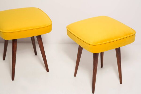 Tabouret en velours moutarde Mid-Century, Pologne, années 1960