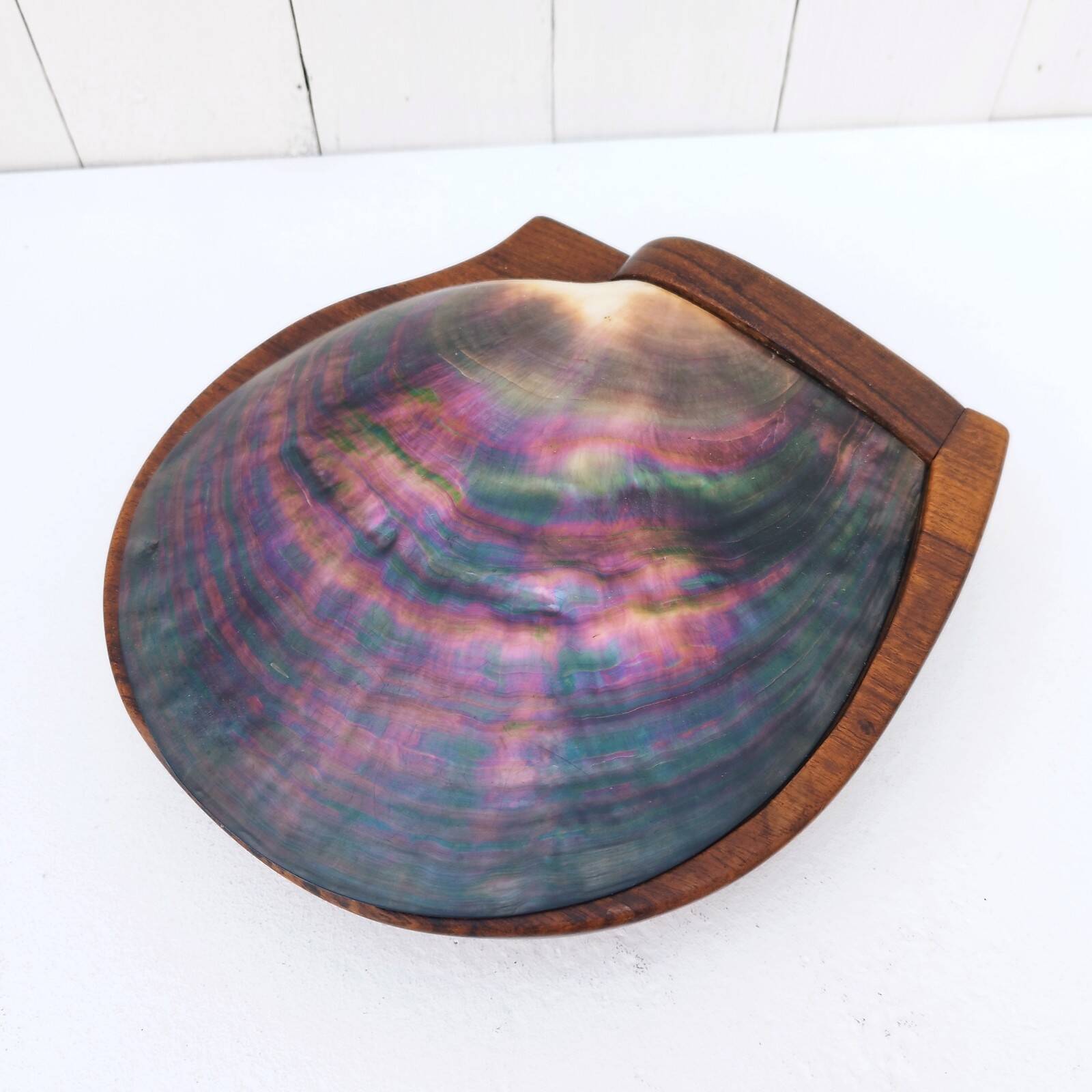 Olive wood and mother-of-pearl shell box A. Noll