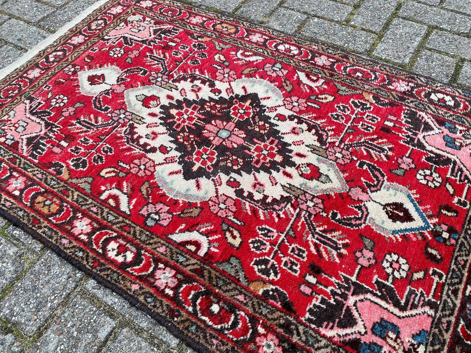 Antique Hand knotted Carpet, vintage rug with a medaillion in the middle