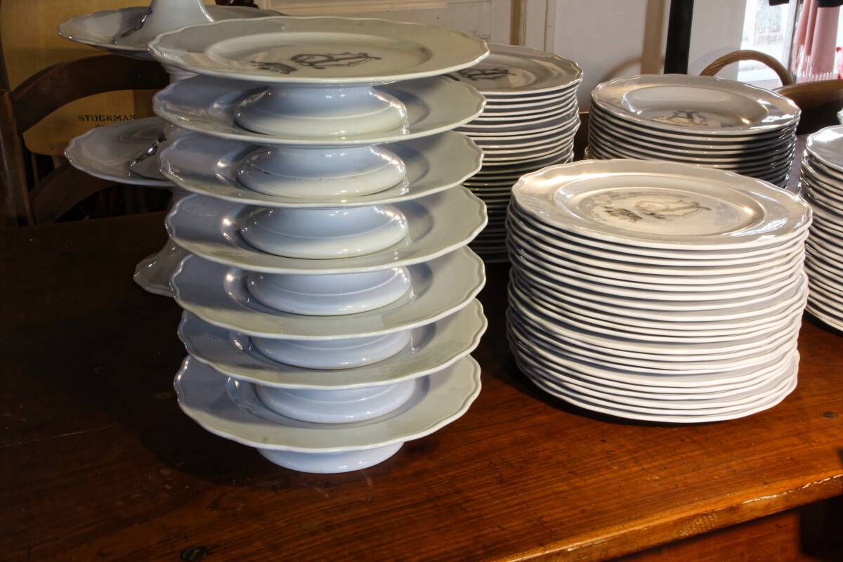 English earthenware service, CP monogram, ducal crown, 109 pieces