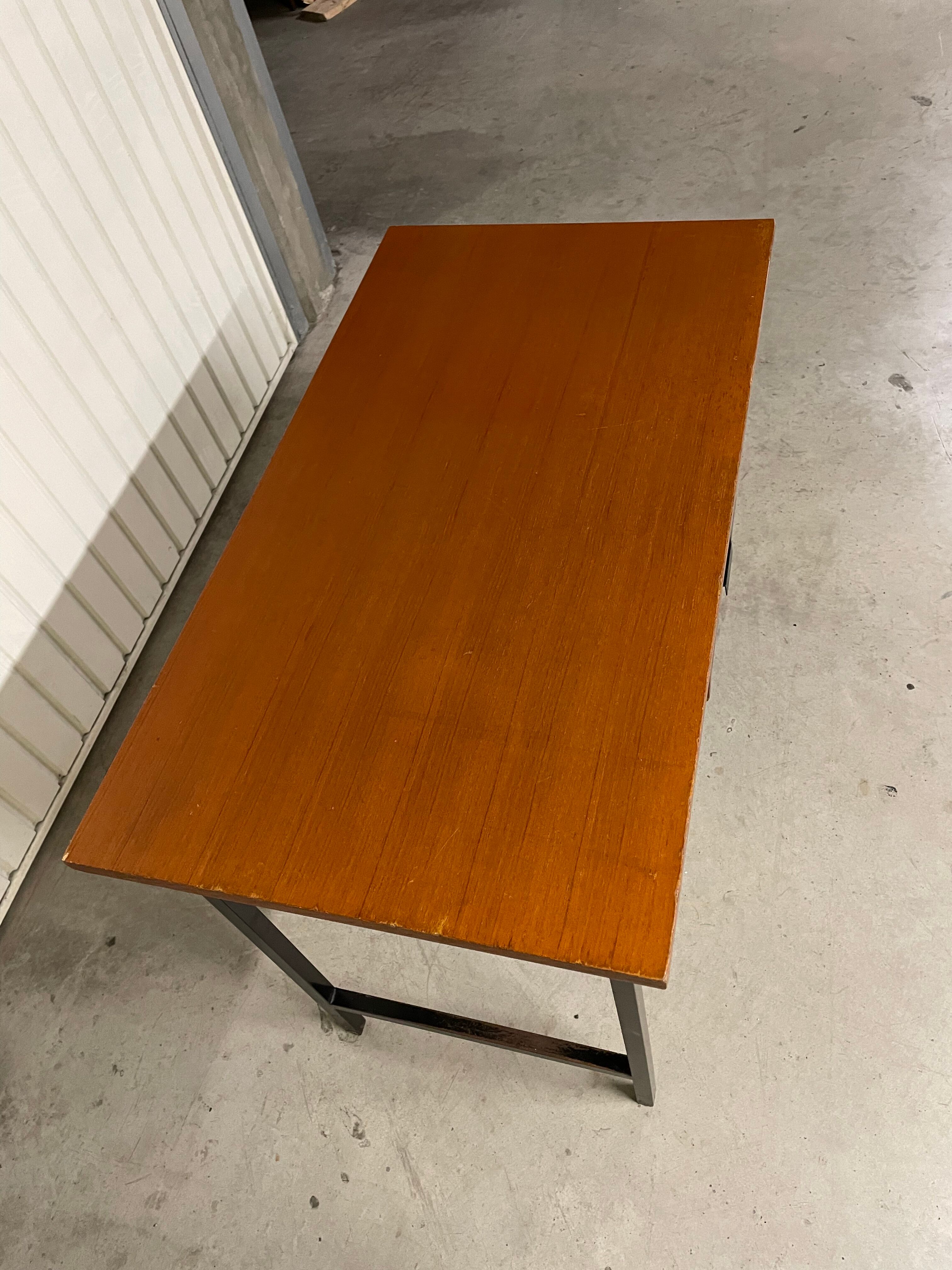 Bureau des années 60