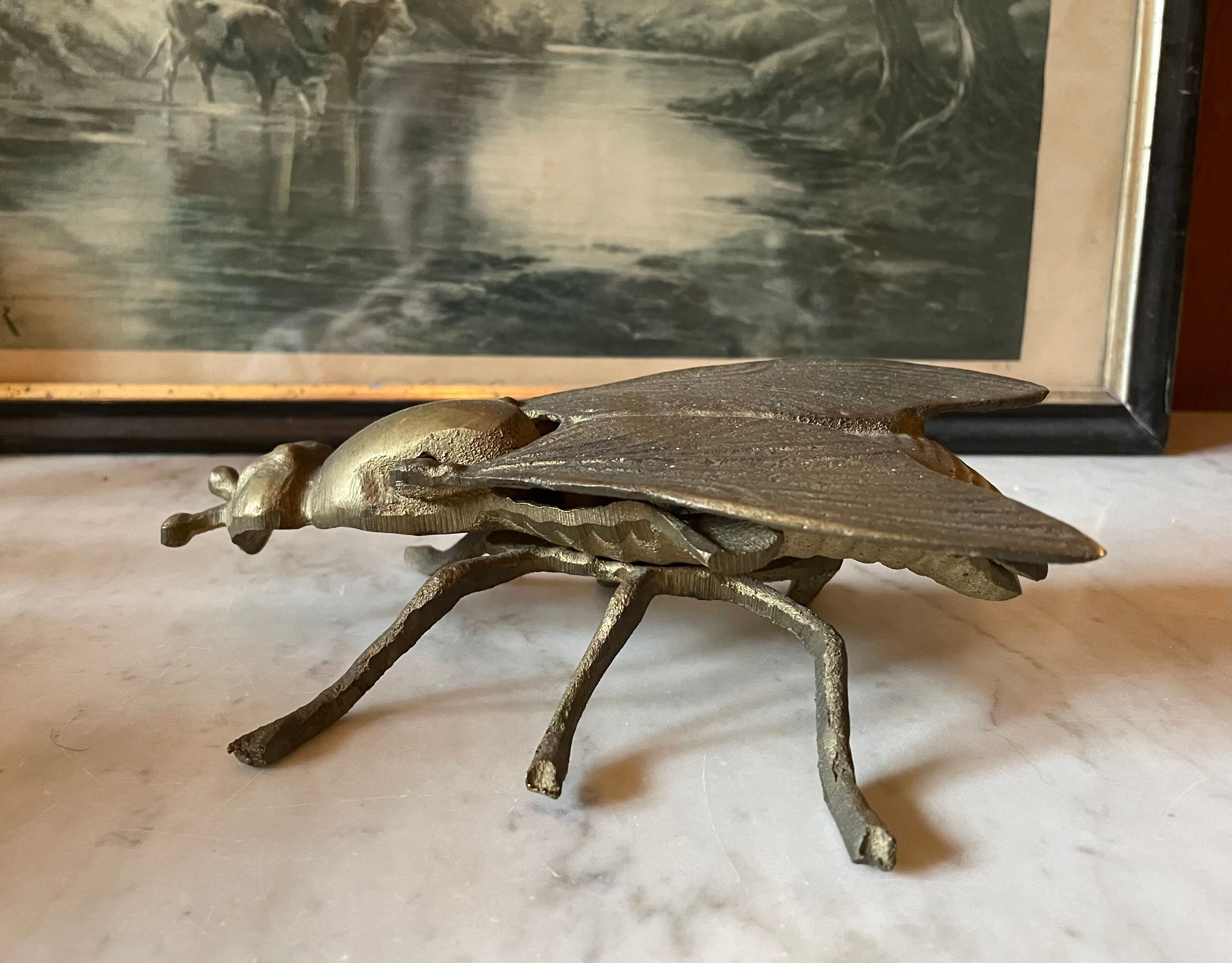 Golden metal insect ashtray