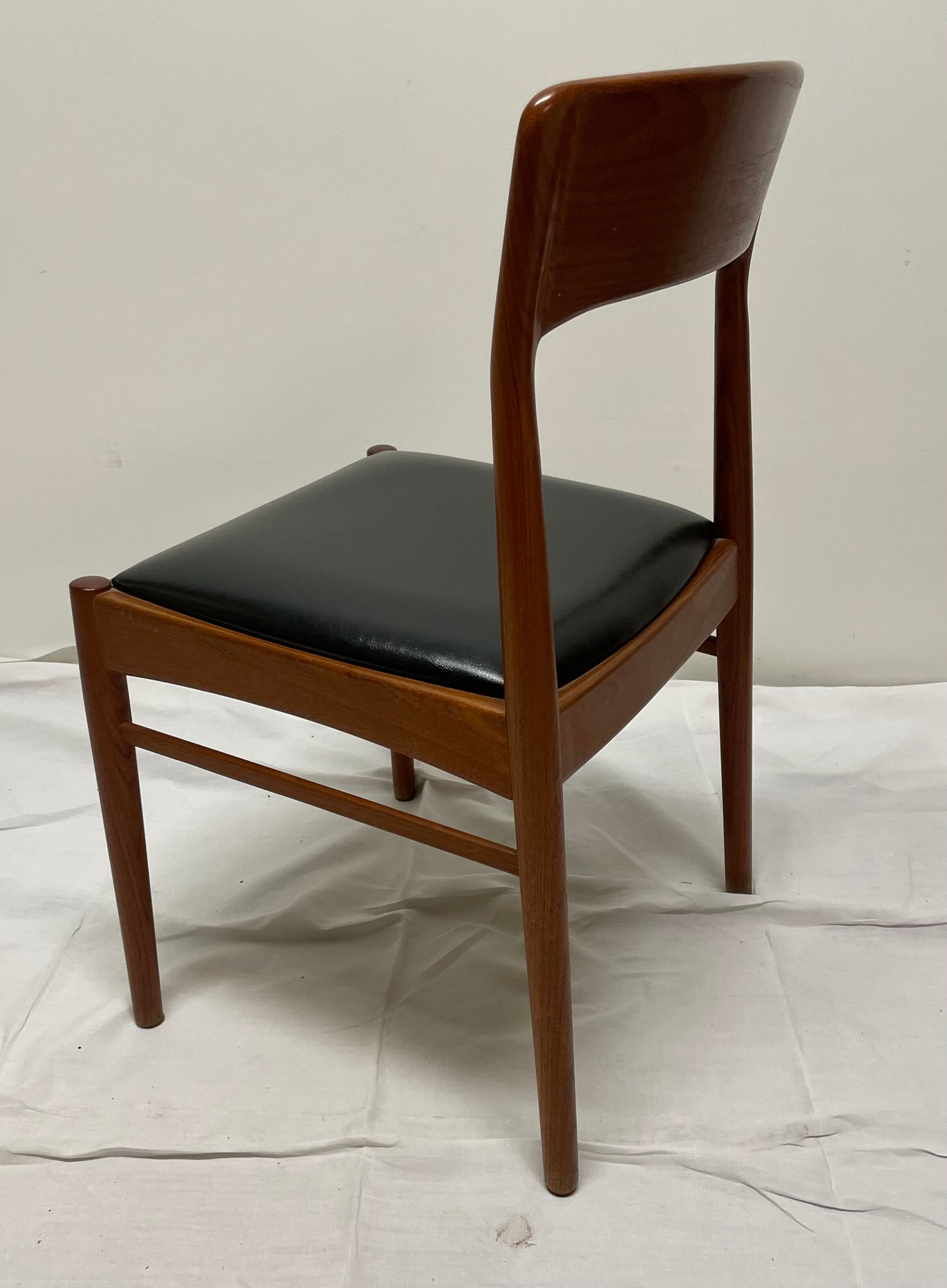 Suite of 6 very beautiful chairs Henning Kjaernulf, ks danemark