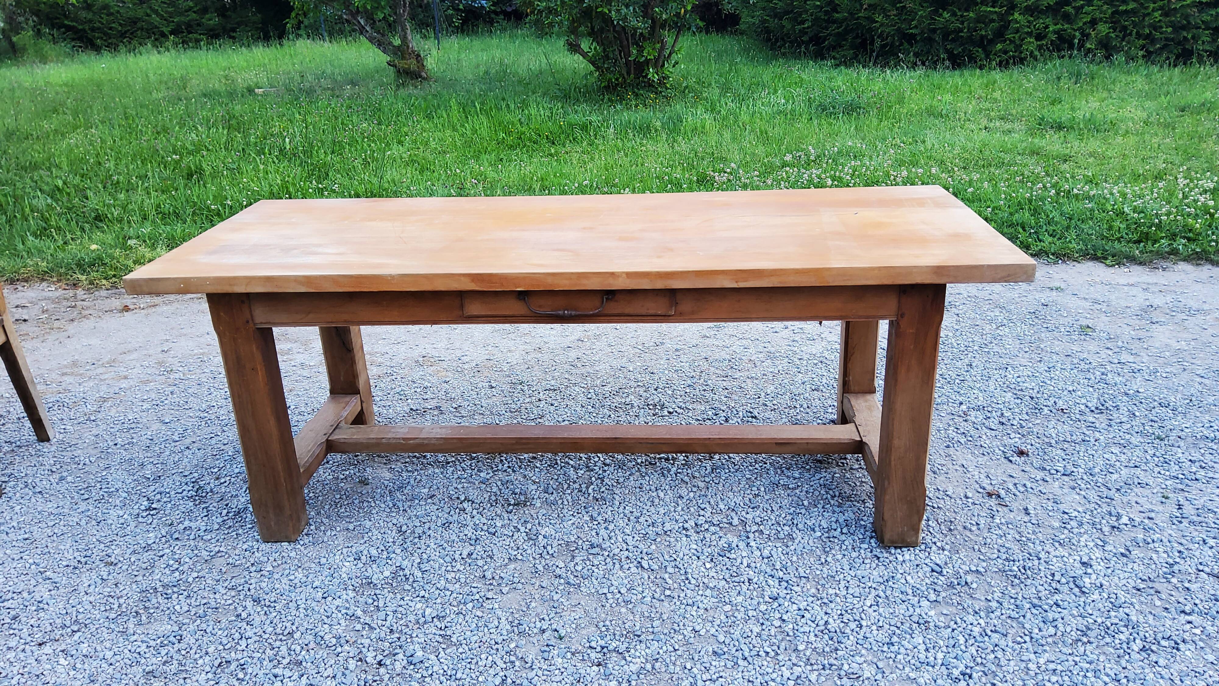 Table de ferme en hêtre et chêne 1 tiroir en ceinture 200cm