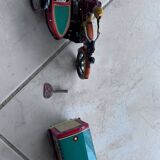 Mechanical tin toys