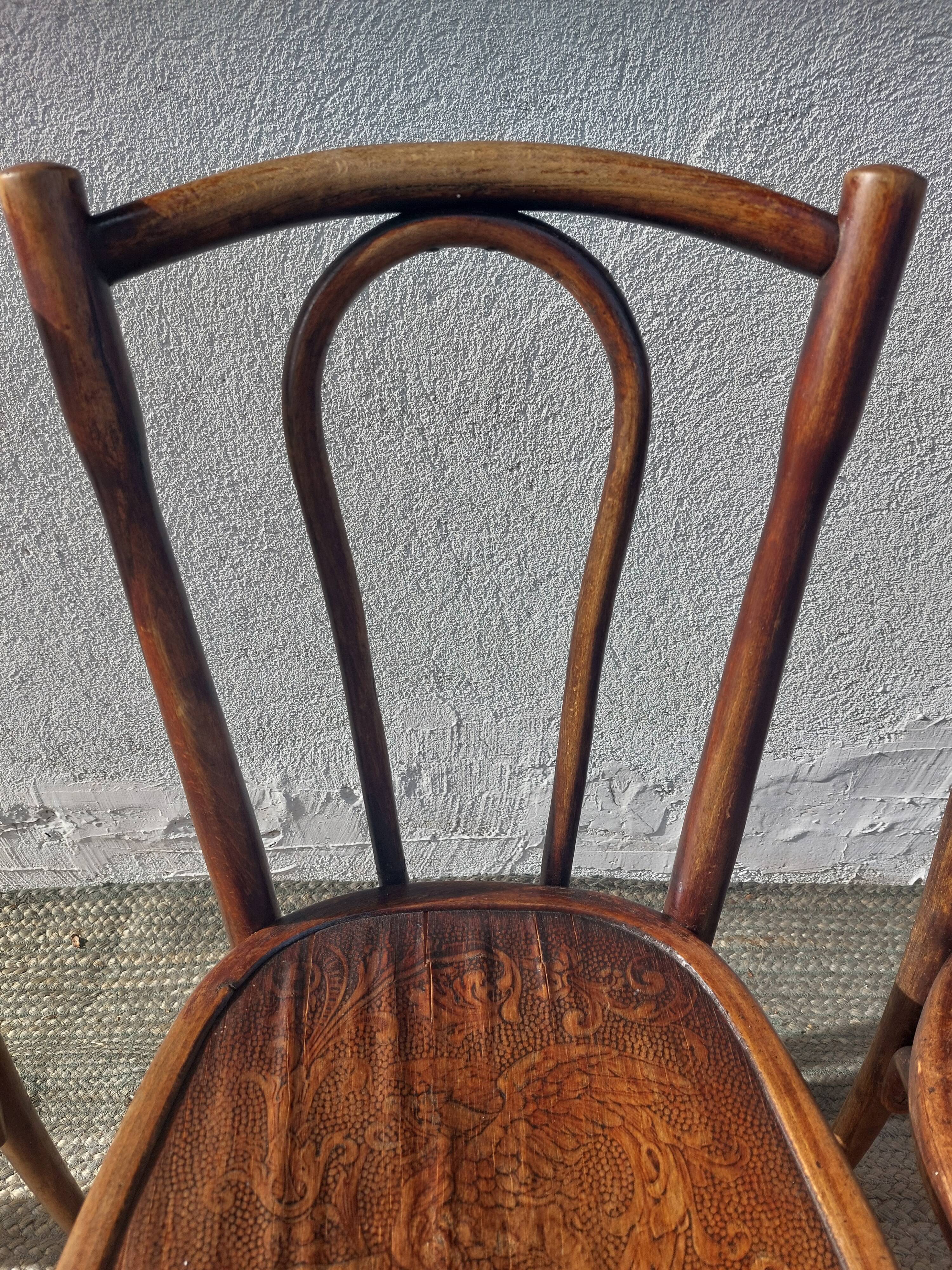 Set of 5 Buchon bistro chairs in curved wood