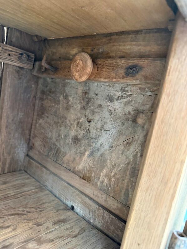 Petite armoire de château XVIIIème