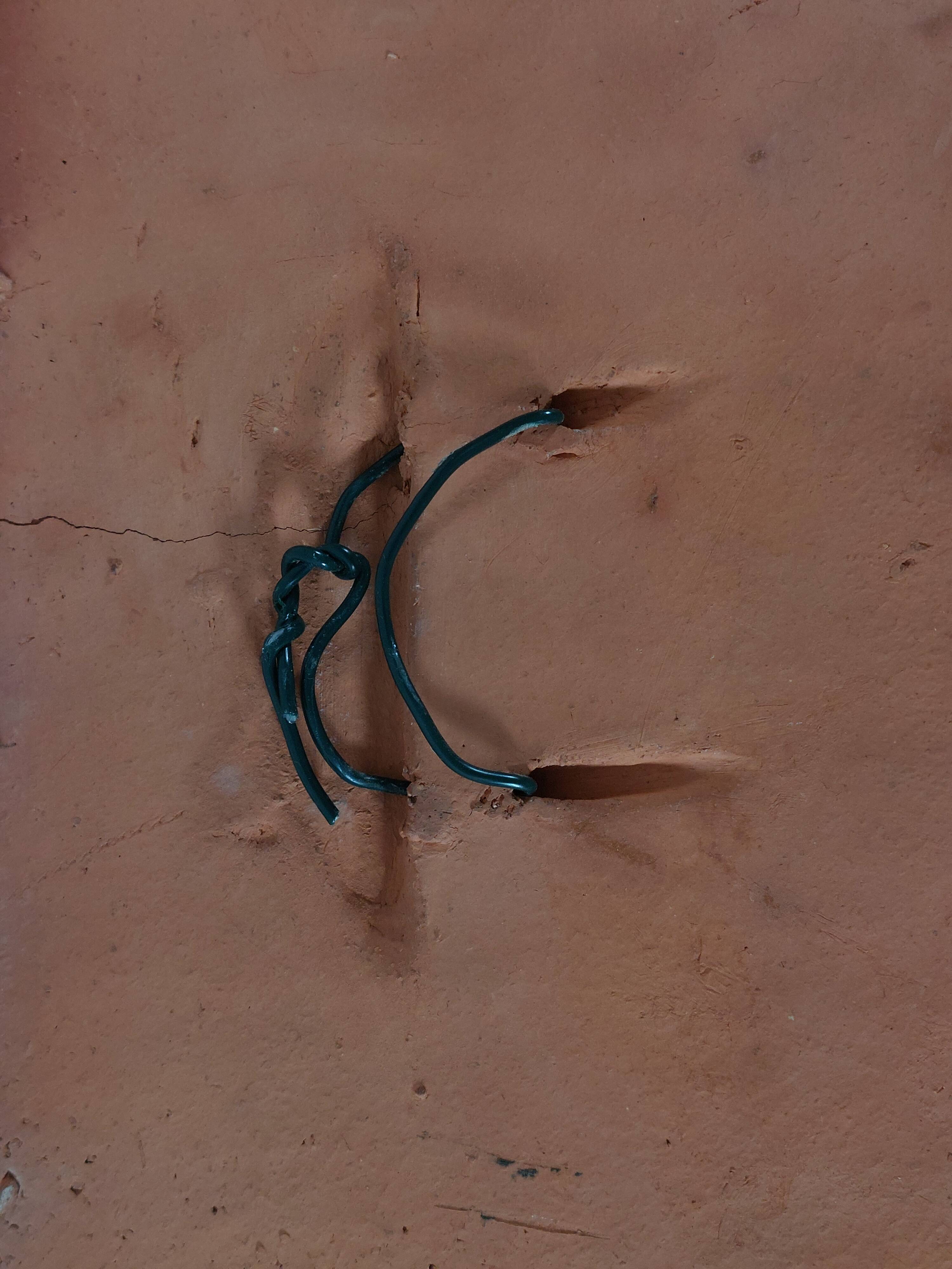 Pièce murale en céramique sculpturale vintage faite à la main