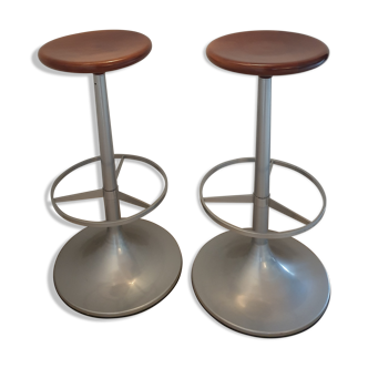 Pair of bar stools high wood and metal