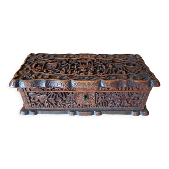 China, Guangzhou - Sandalwood Box - Carved with scenes of life, markets, characters