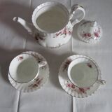 Teapot and its 2 cups and saucers Royal Albert Porcelaine "Lavender Rose"