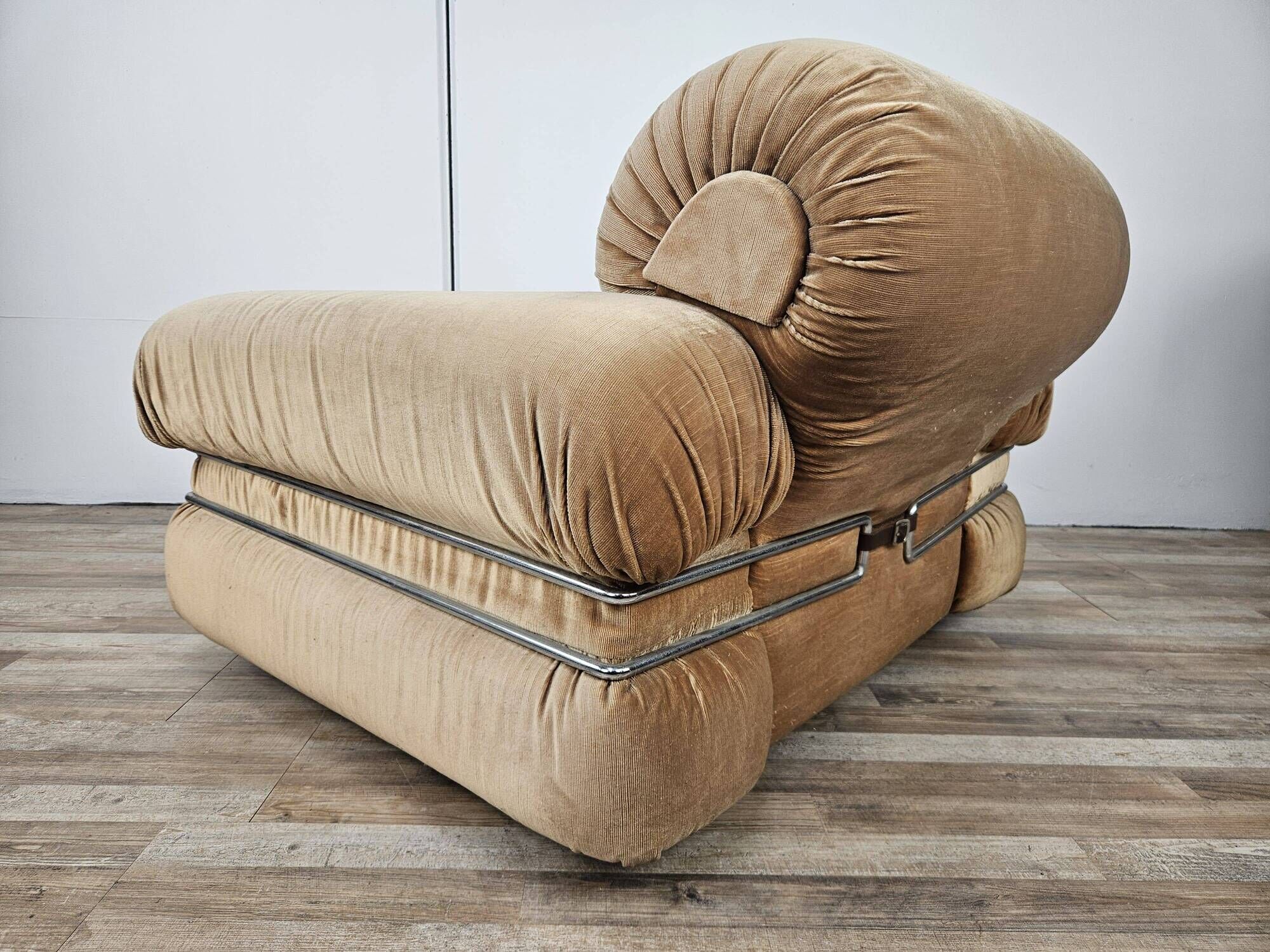 Fauteuil en tissu et acier tubulaire, années 1970