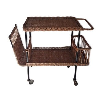 Wheels serving table