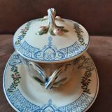 Old Tournay sauce boat. Creil and Montereau