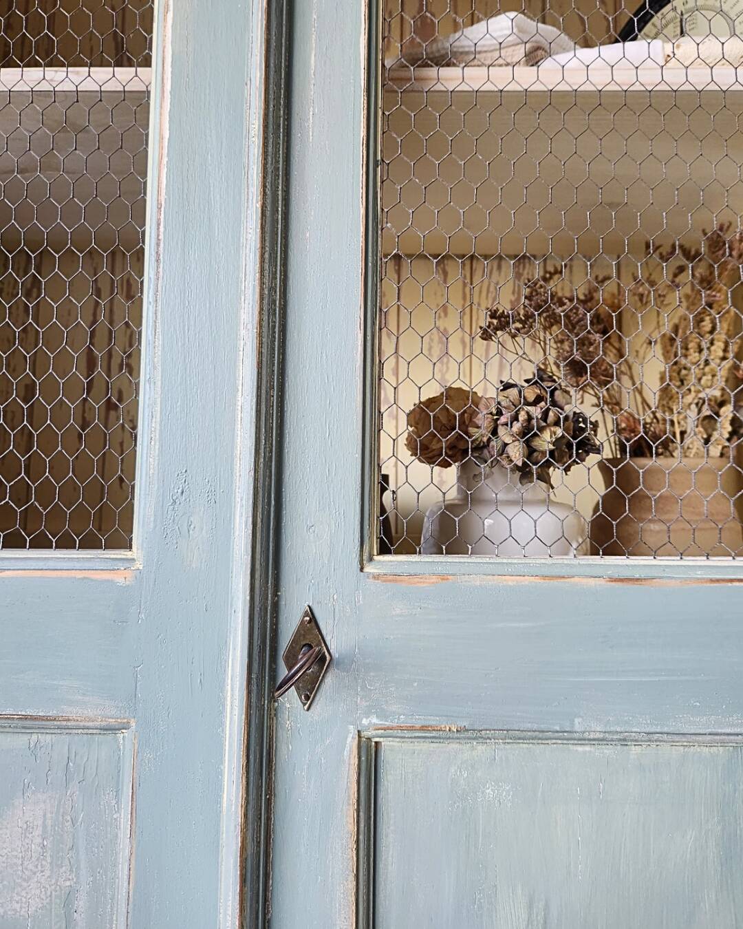 Display cabinet