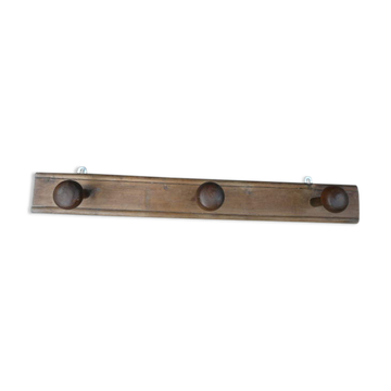 Porte manteau mural en bois à 3 patères vintage