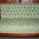Canapé Chesterfield Ancien Sculpté en Noyer avec Incrustation de Nacre