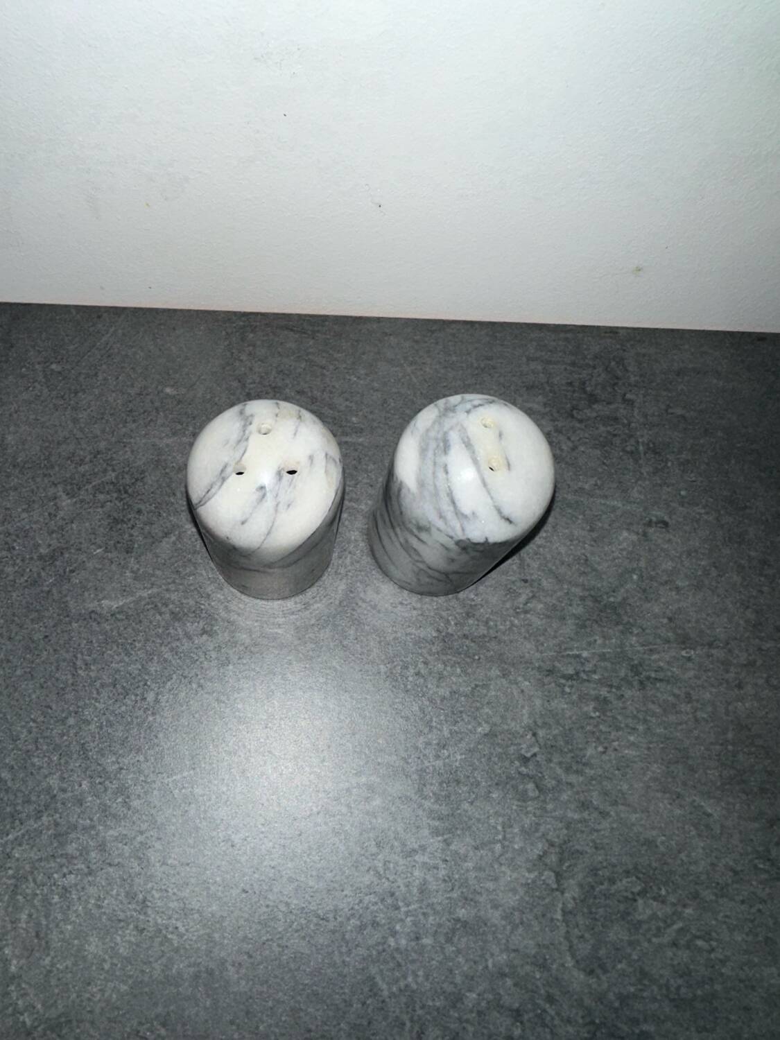 Salière et poivrière en marbre de Crrare